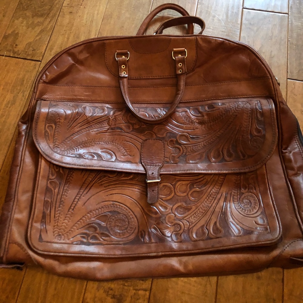 Leaders in Leather Hang Up Clothes Bag